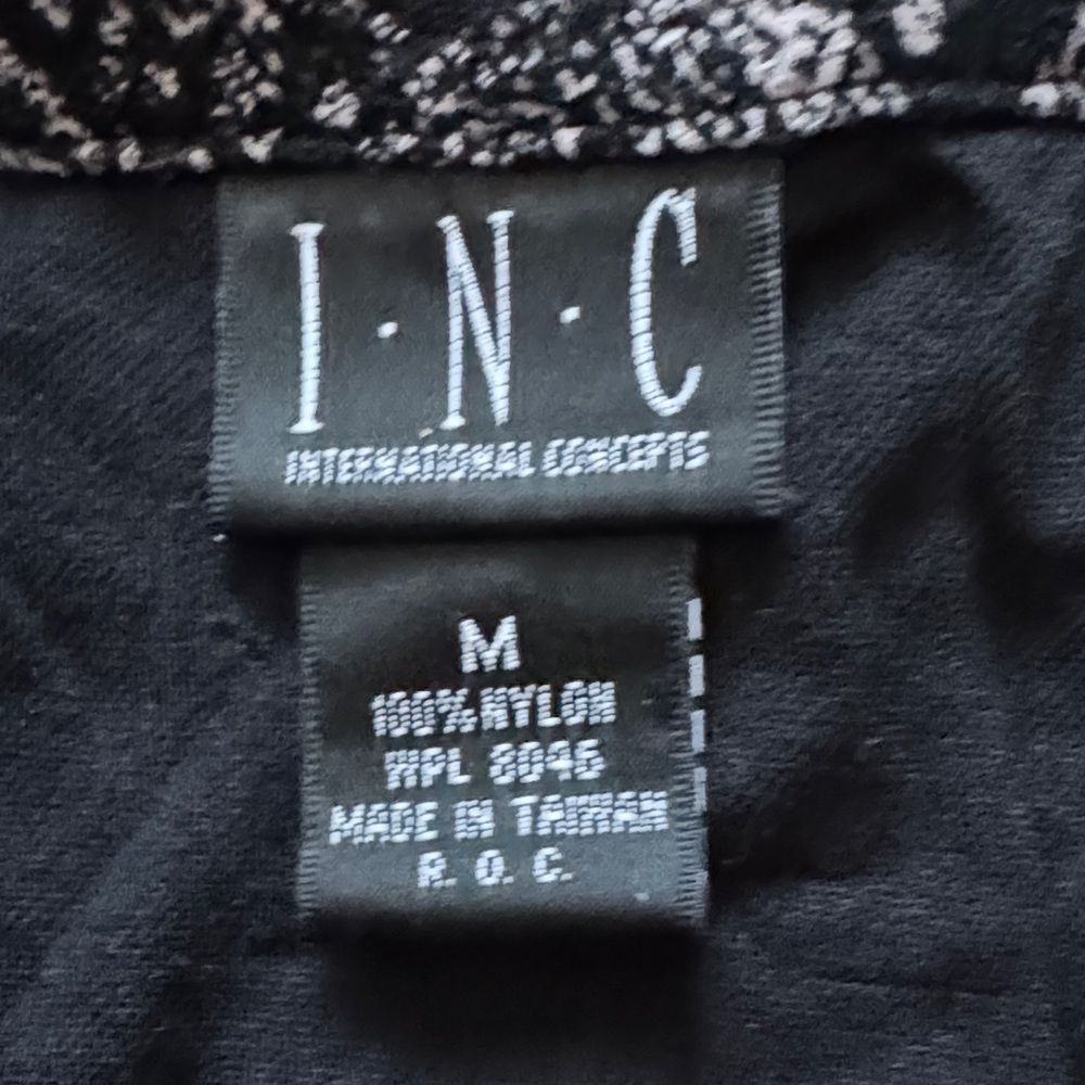 INC International Concepts Sleeveless Button Down Black and White Floral Blouse - Picture 2 of 13